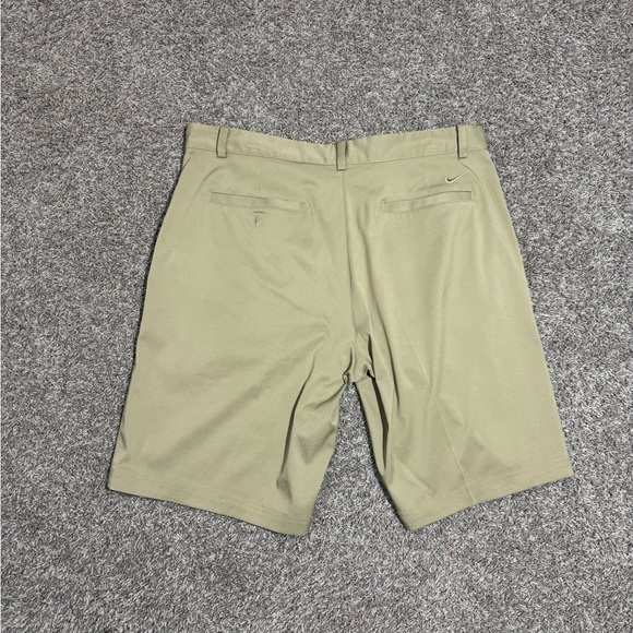 Nike‎ Golf Dri-fit performance Shorts - Picture 2 of 3